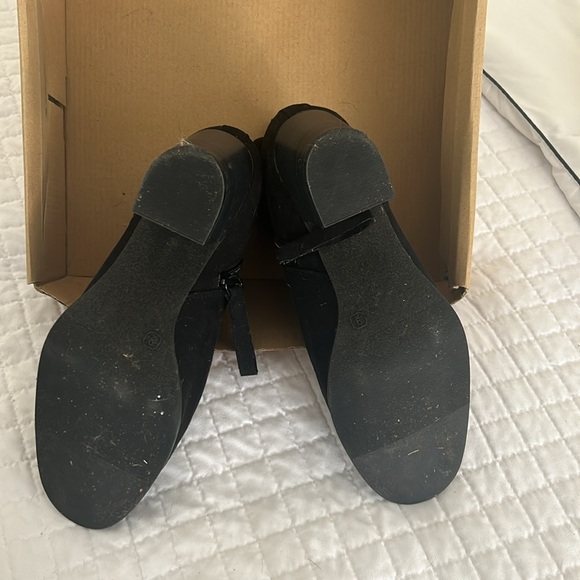 Old Navy Black boots - Picture 3 of 4